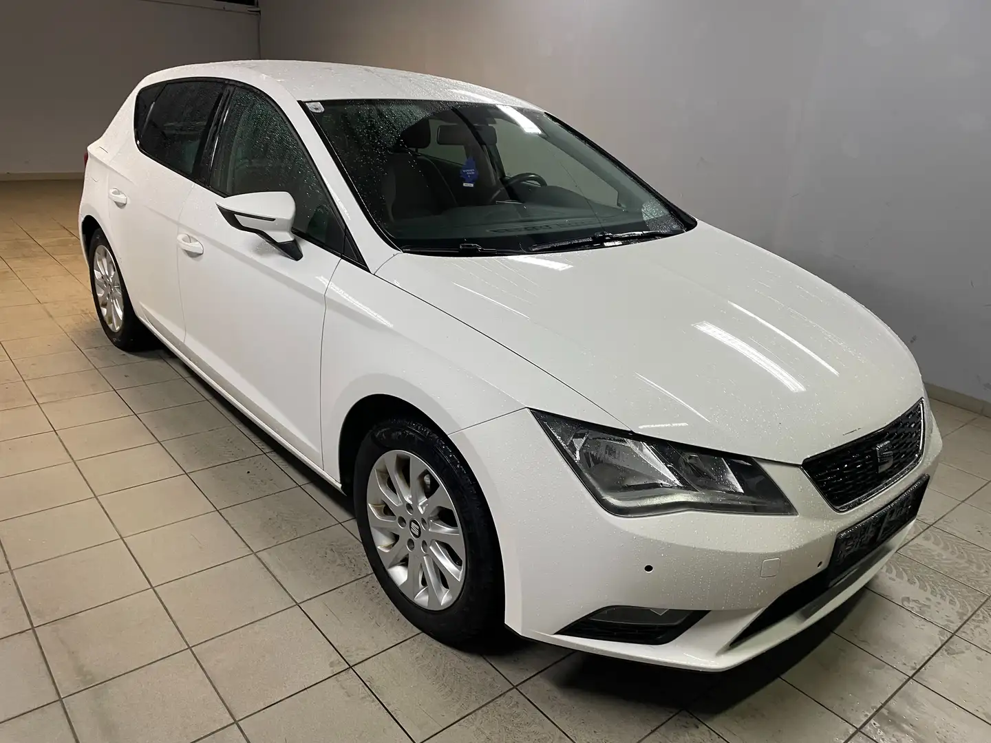 SEAT Leon Style Weiß - 2