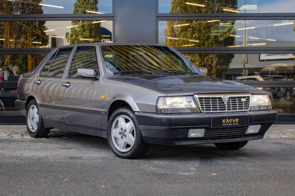 Lancia Thema 1989 из Европы — купить под ключ