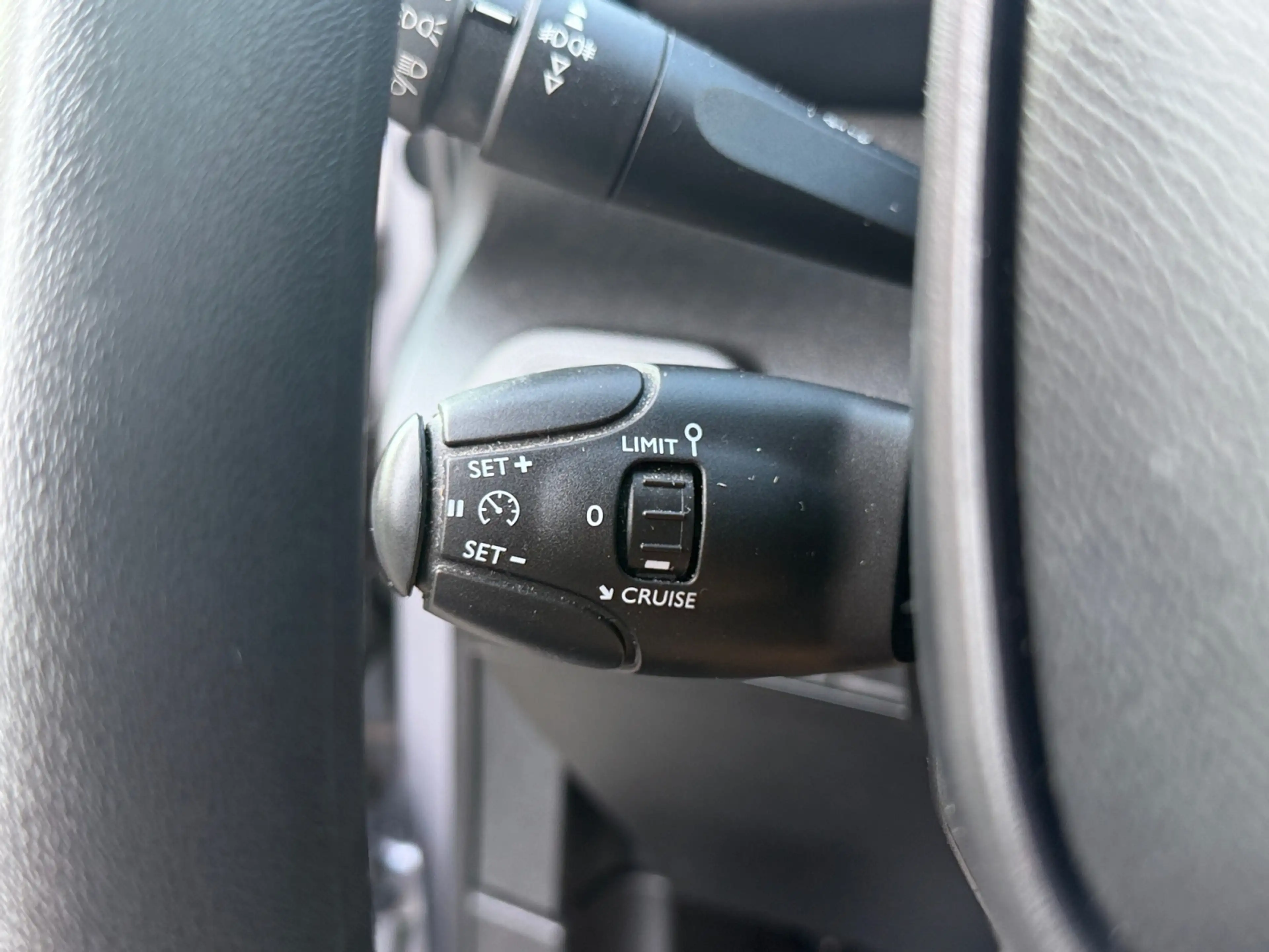 Peugeot Partner 1.6 BlueHDI Premium- Carplay, Android Auto, Park A — photo 11