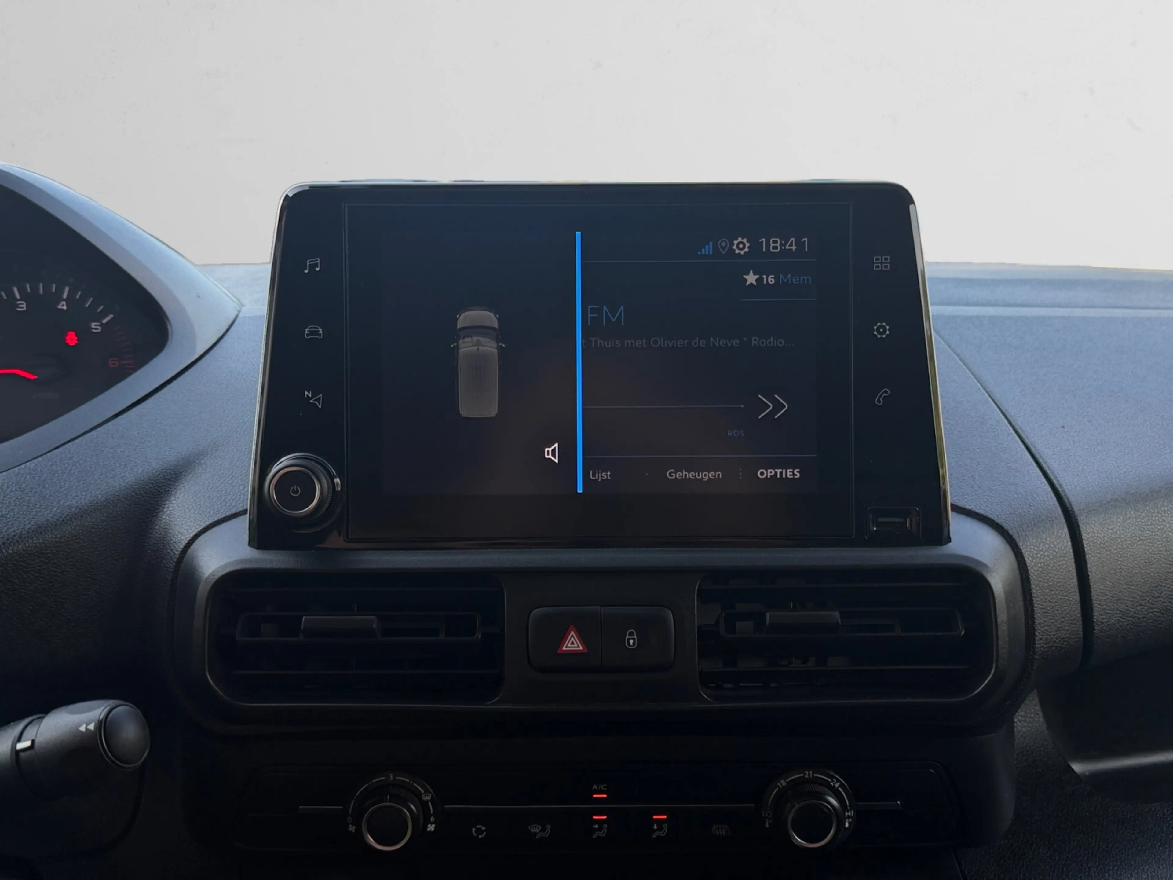 Peugeot Partner 1.6 BlueHDI Premium- Carplay, Android Auto, Park A — photo 7