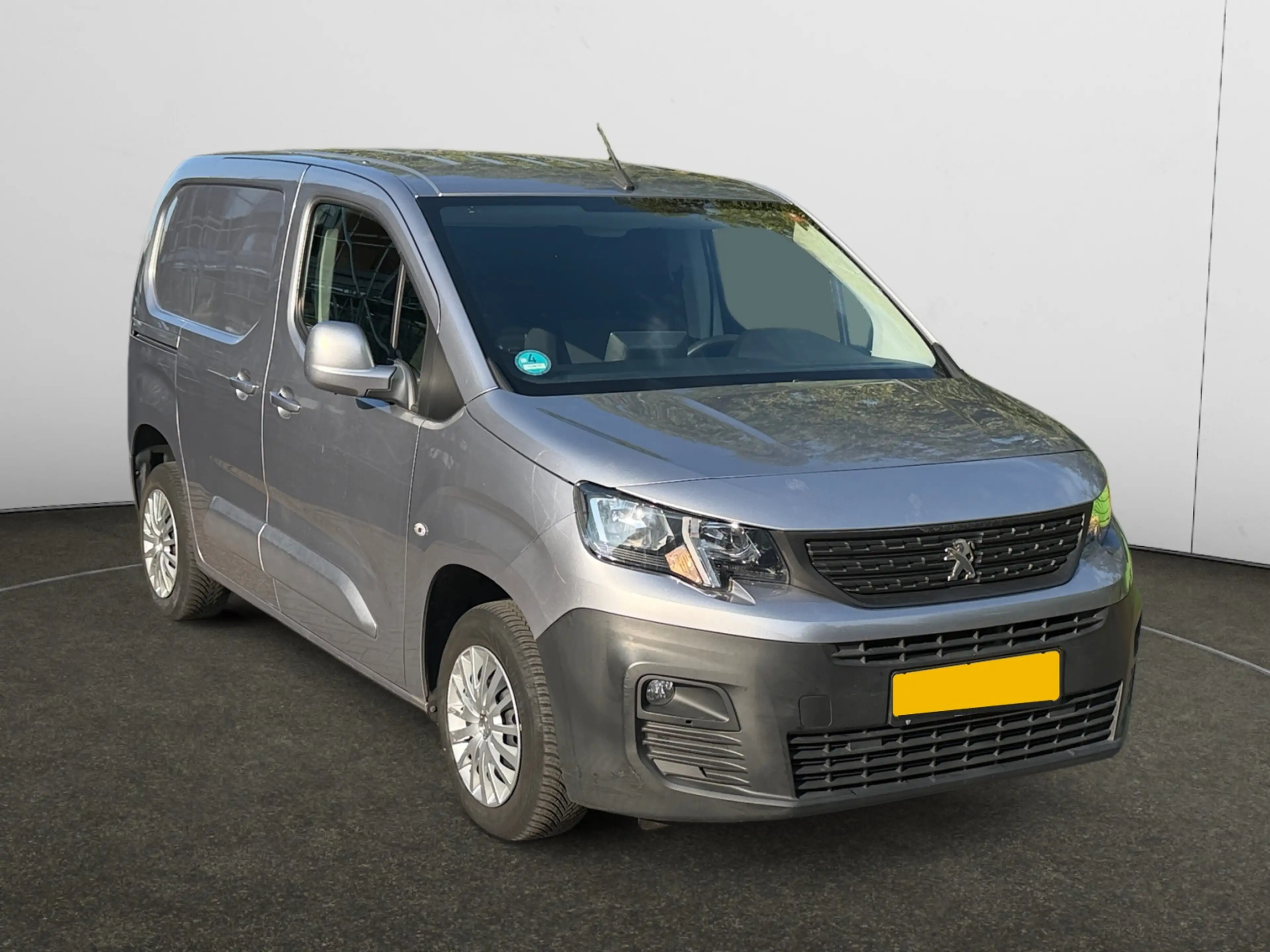 Peugeot Partner 1.6 BlueHDI Premium- Carplay, Android Auto, Park A — photo 4