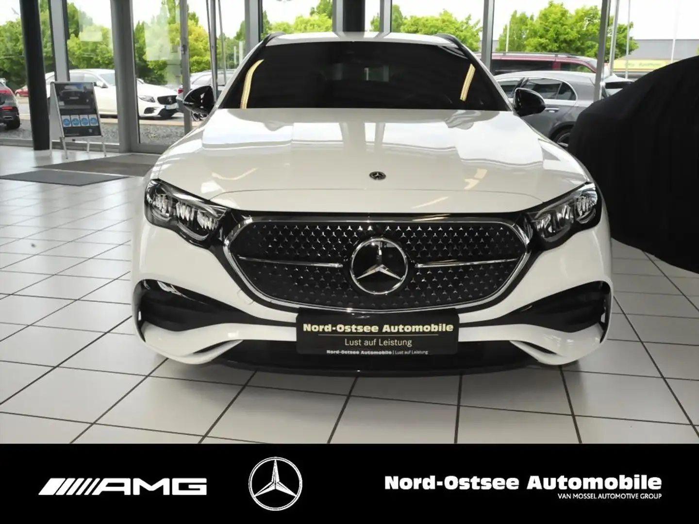 Mercedes-Benz E 300 de T AMG ADV. NIGHT AHK DISTRO KEYLESS LED Wit - 2