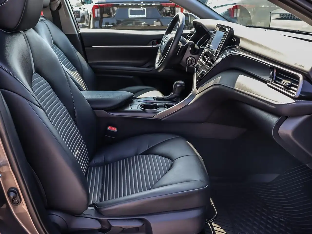 Toyota Camry снимка Toyota Camry