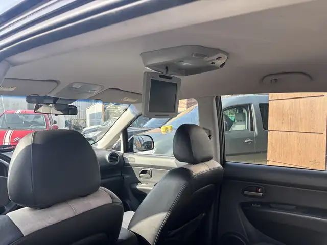 Kia Carens view 10