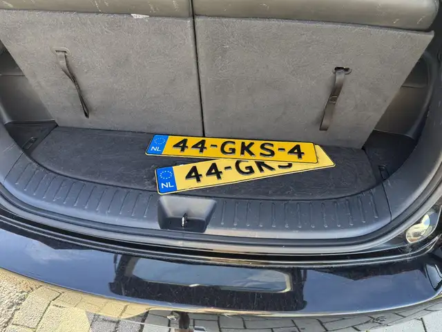 Kia Carens view 9