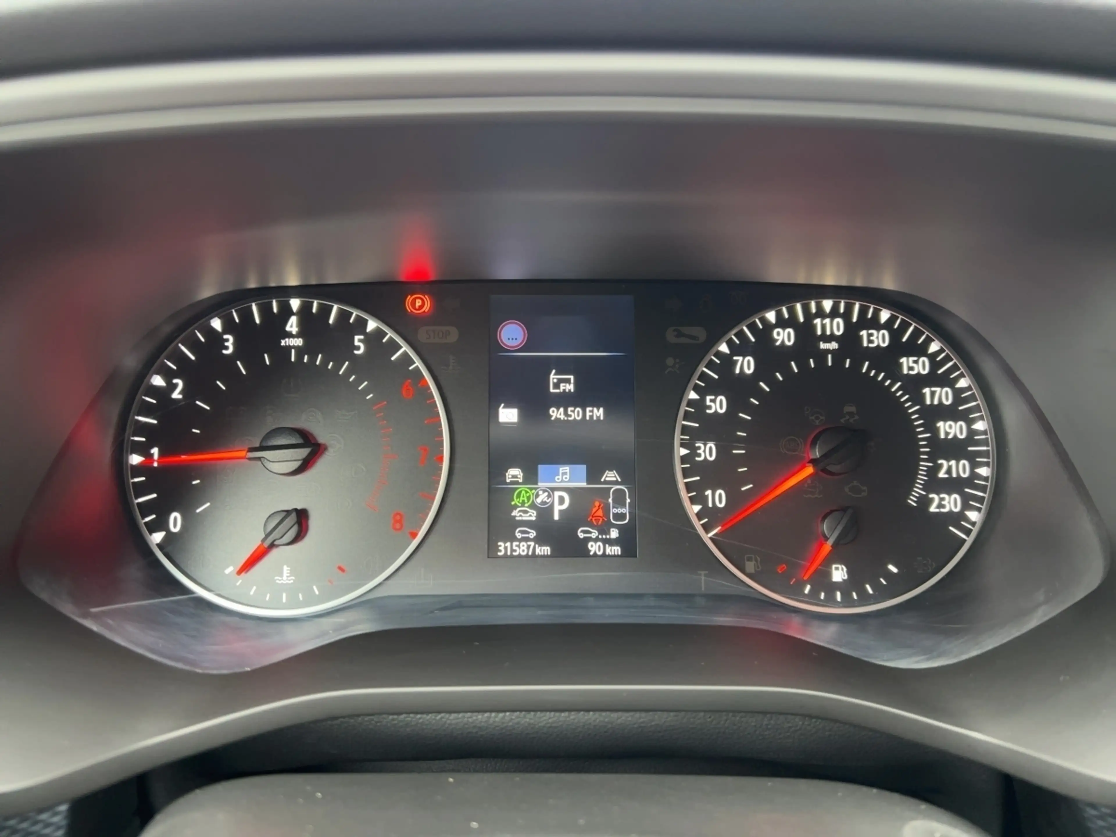 Renault Arkana EQUILIBRE TCe 140 EDC RÜCKFAHRKAMERA — photo 13