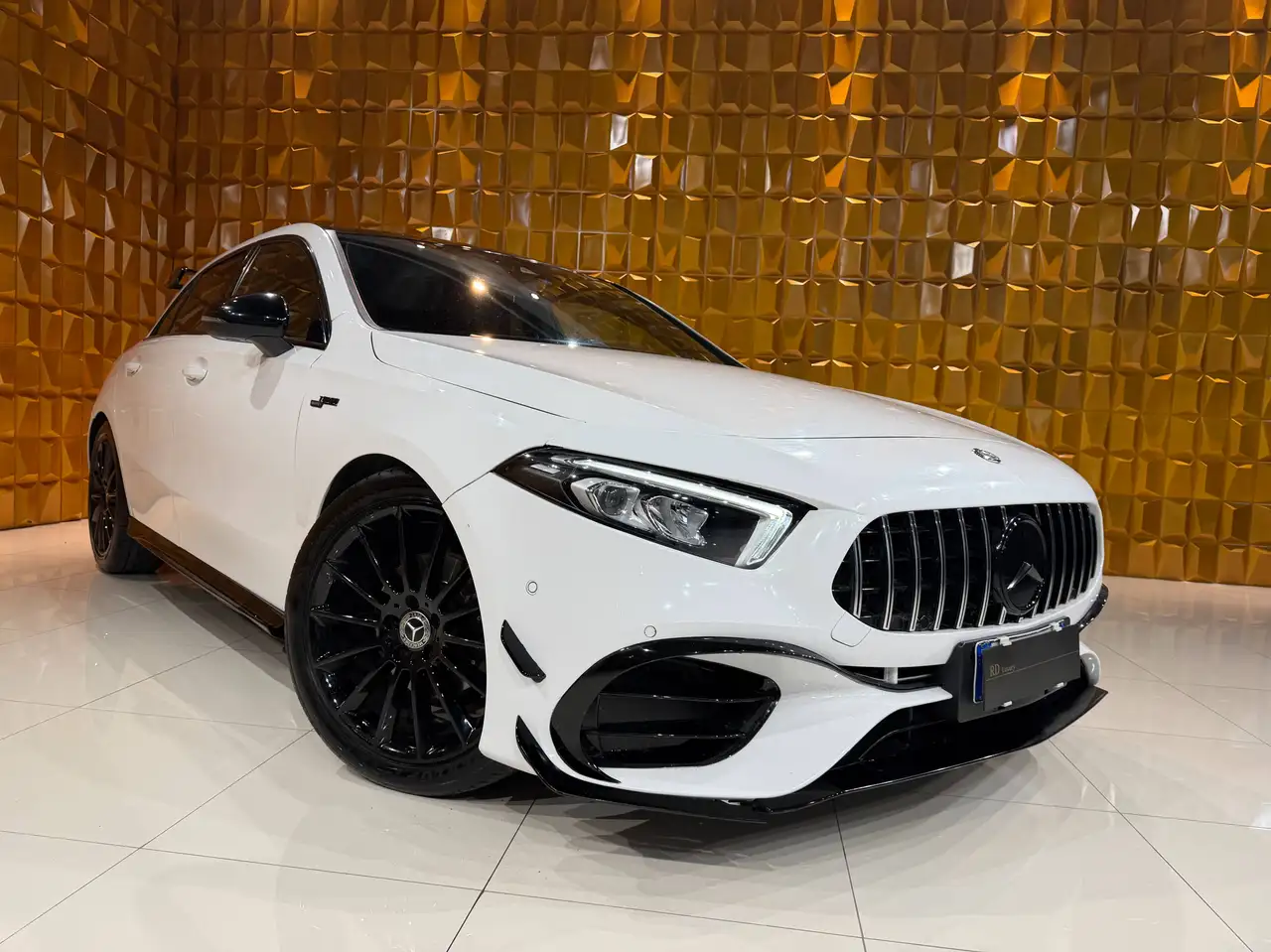 Mercedes-Benz A 180 Sport Pacchetto 45 AMG — photo 1 of 15