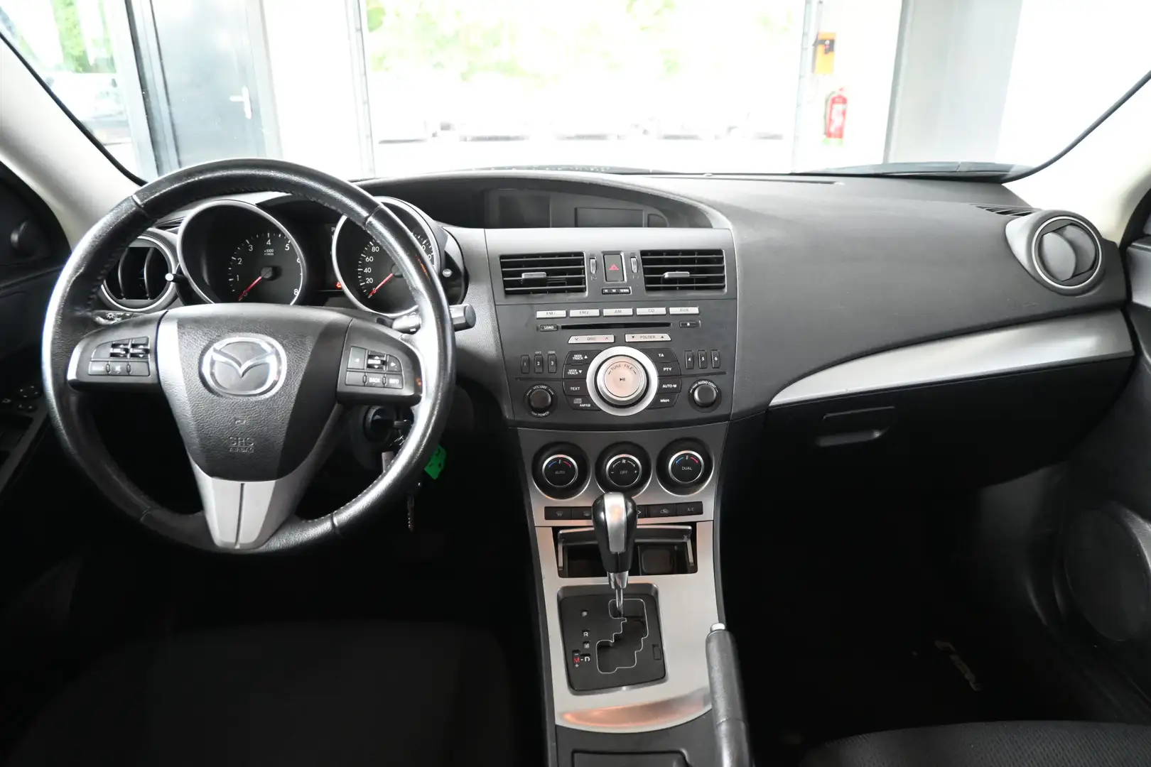 Mazda 3 2.0 Limited Automaat Clima Lichtmetaal Rijklaarpri Zwart - 2