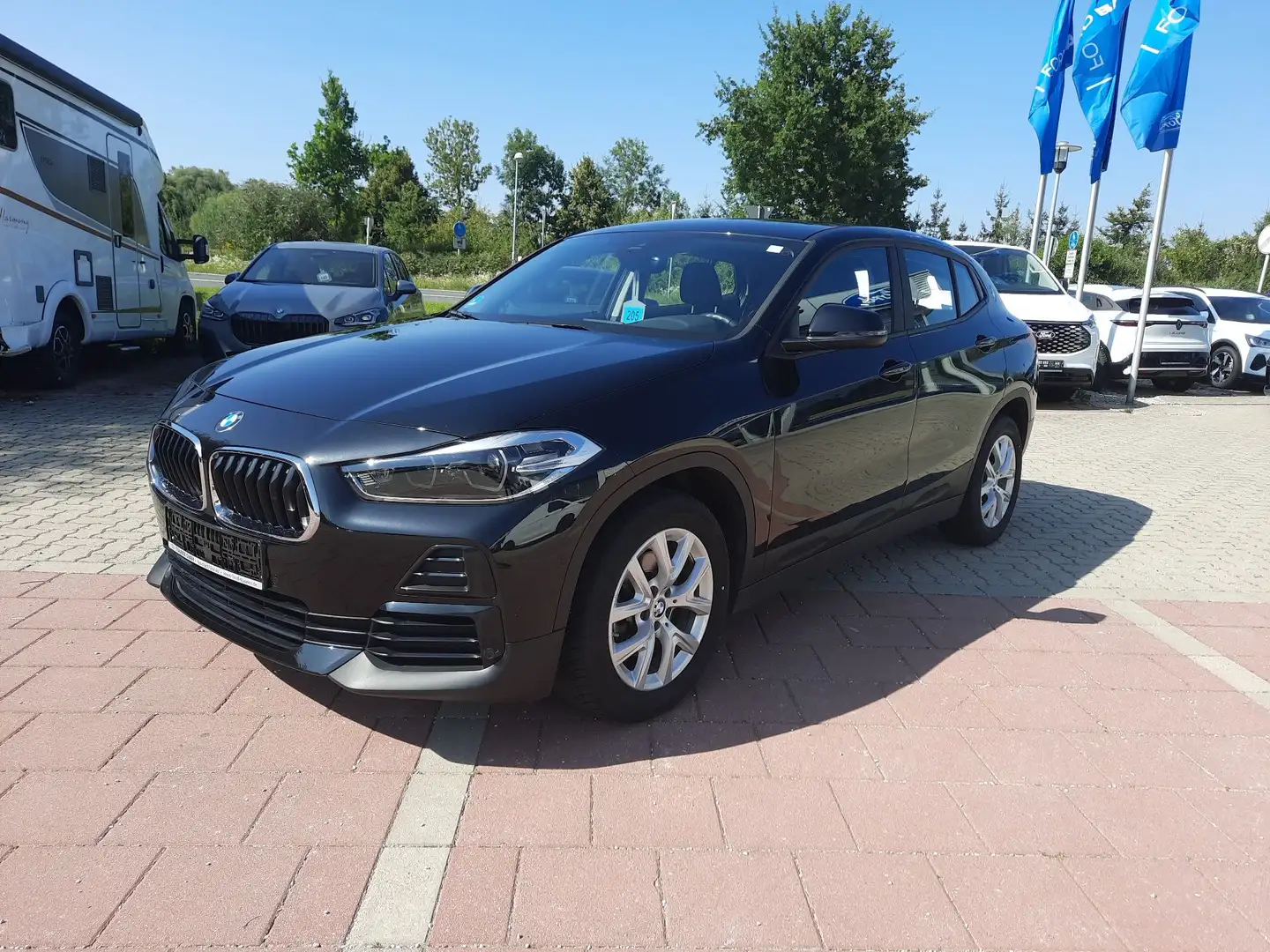 BMW X2 sDrive 18i Advantage Navi Kamera el.Heckklappe Schwarz - 2