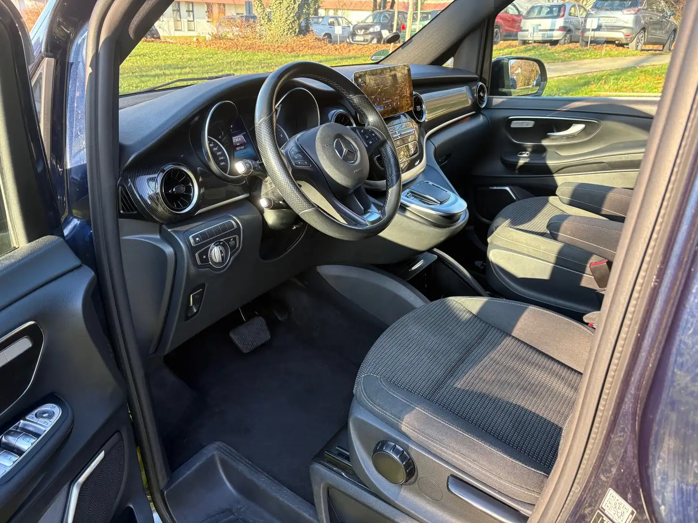 Mercedes-Benz V 220 V-Klasse Diesel d lang 9G-TRONIC Edition 2020 Blue - 1