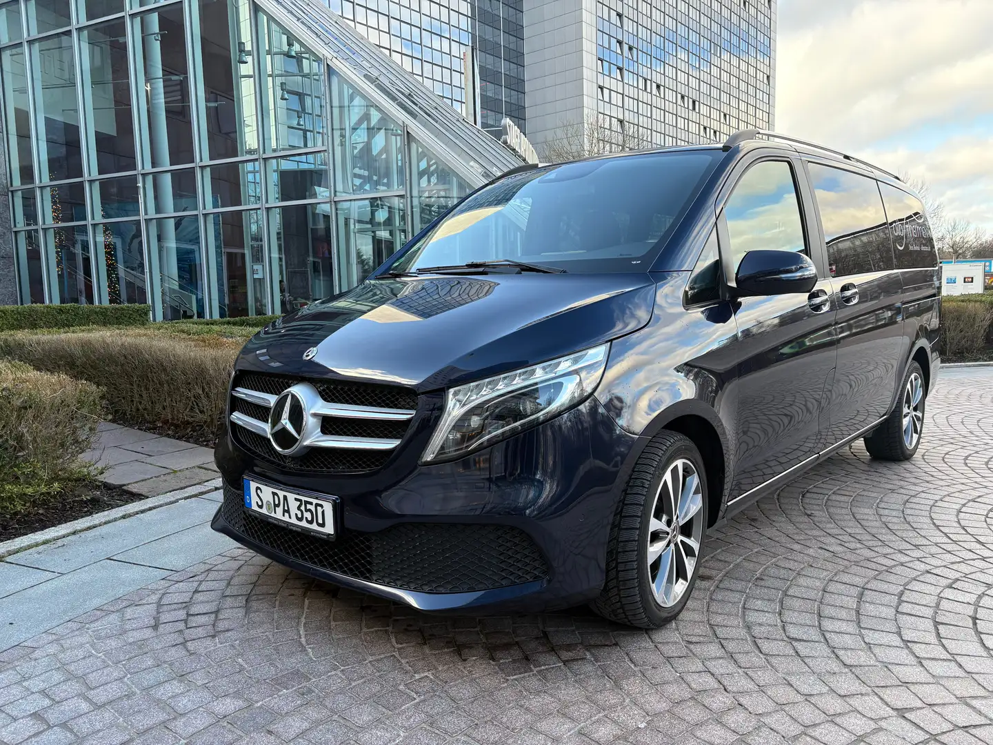 Mercedes-Benz V 220 V-Klasse Diesel d lang 9G-TRONIC Edition 2020 Blue - 2
