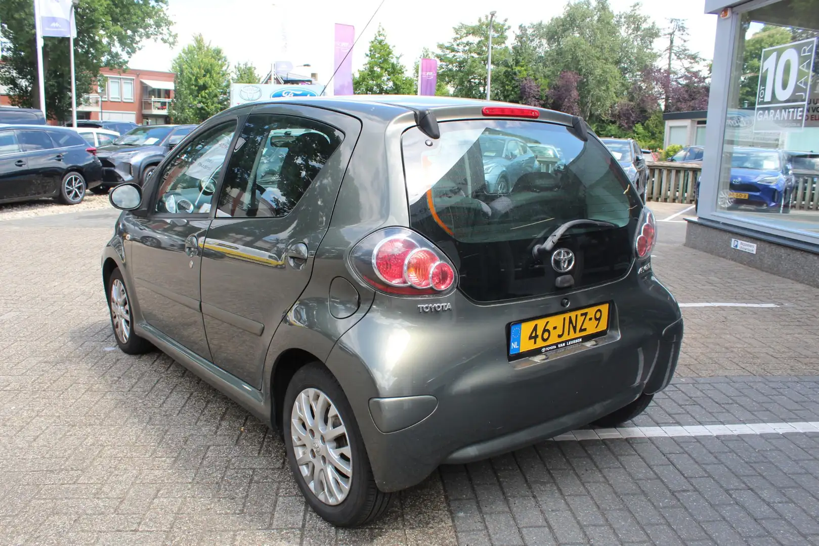 Toyota Aygo 1.0-12V Aspiration Green AIRCO EL-RAMEN RADIO Groen - 2