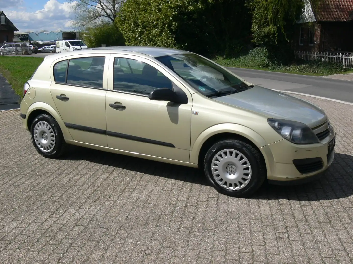 Opel Astra Basis H Lim. - 2