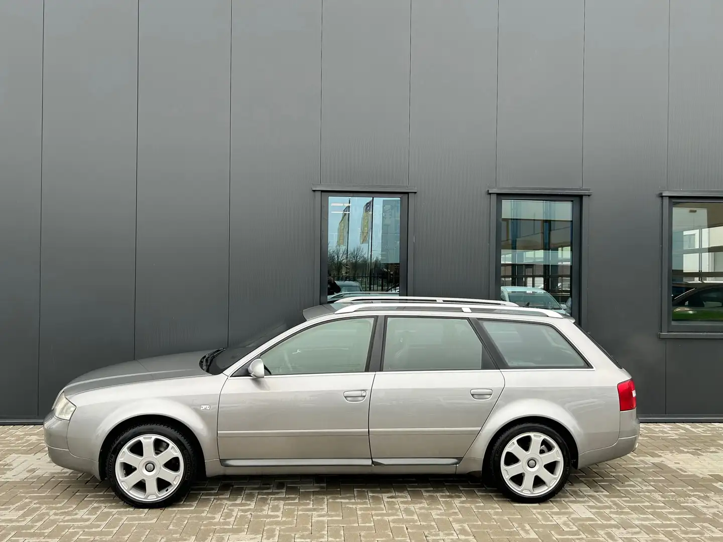 Audi A6 Avant 4.2 V8 quattro S6 Advance | Lees tekst! Grau - 2