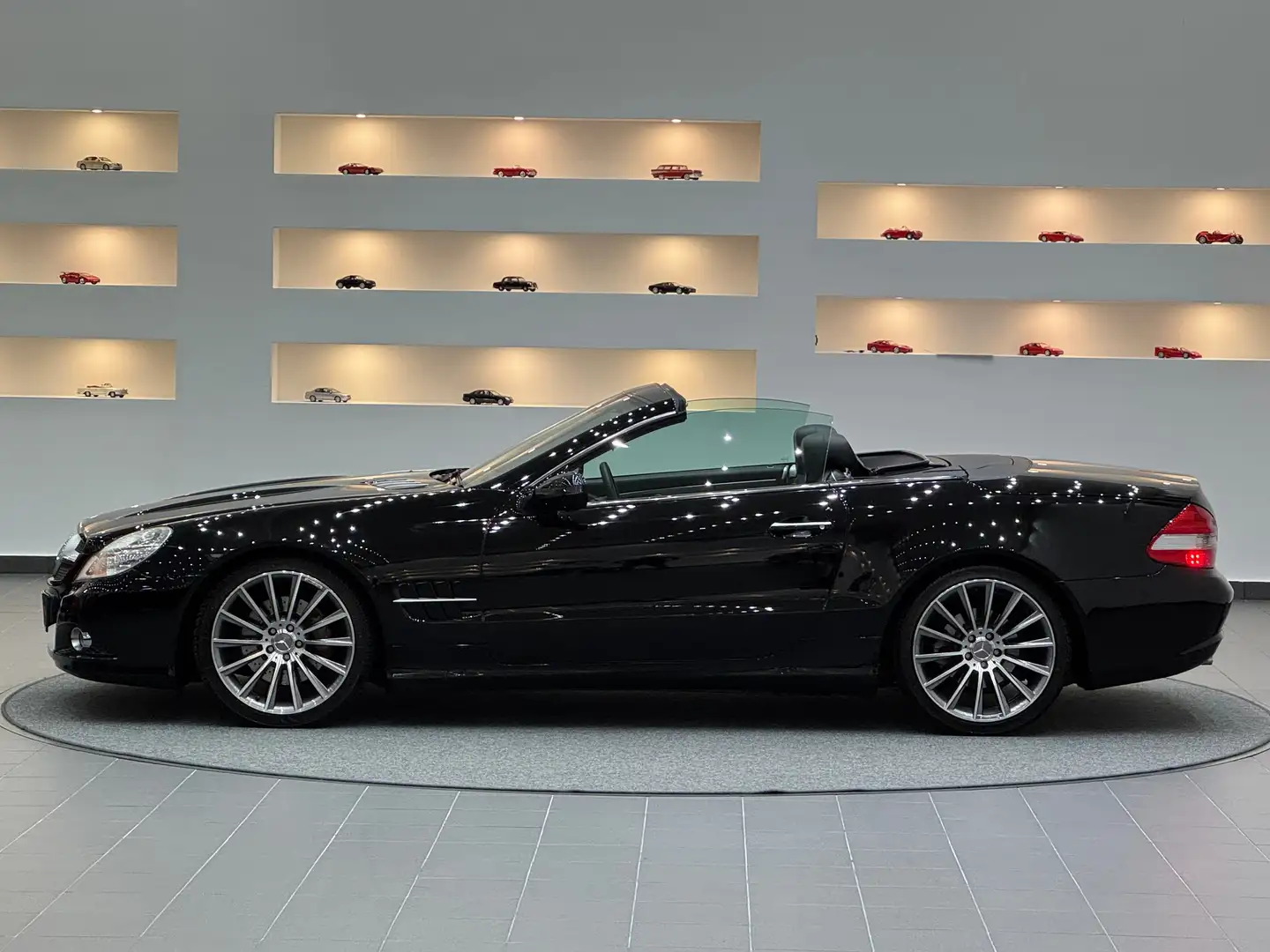 Mercedes-Benz SL 280 *AMG-Line* Negru - 2