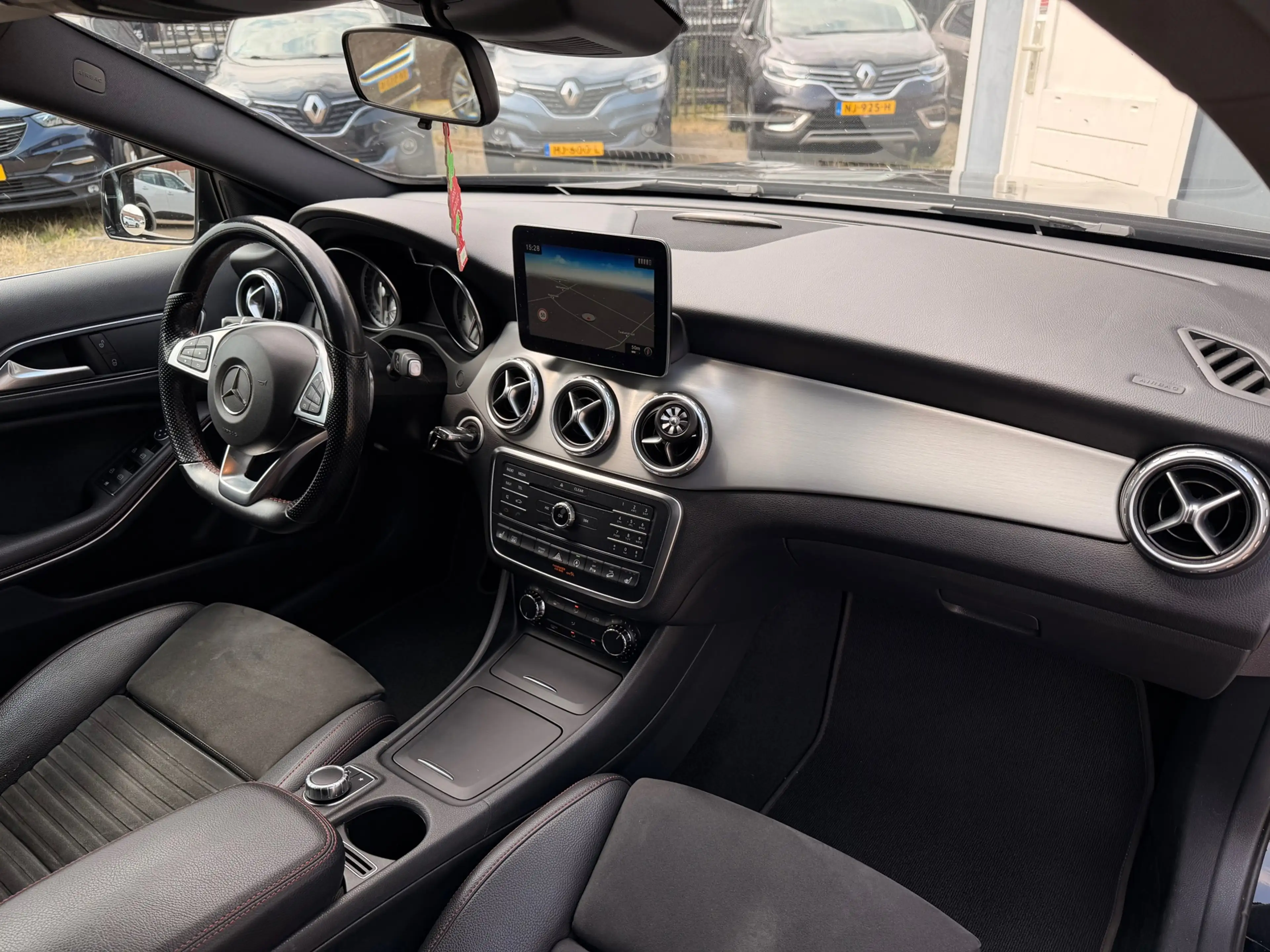Mercedes-Benz GLA 250 4Matic Ambition|Pano|Camera|Nap| — photo 15