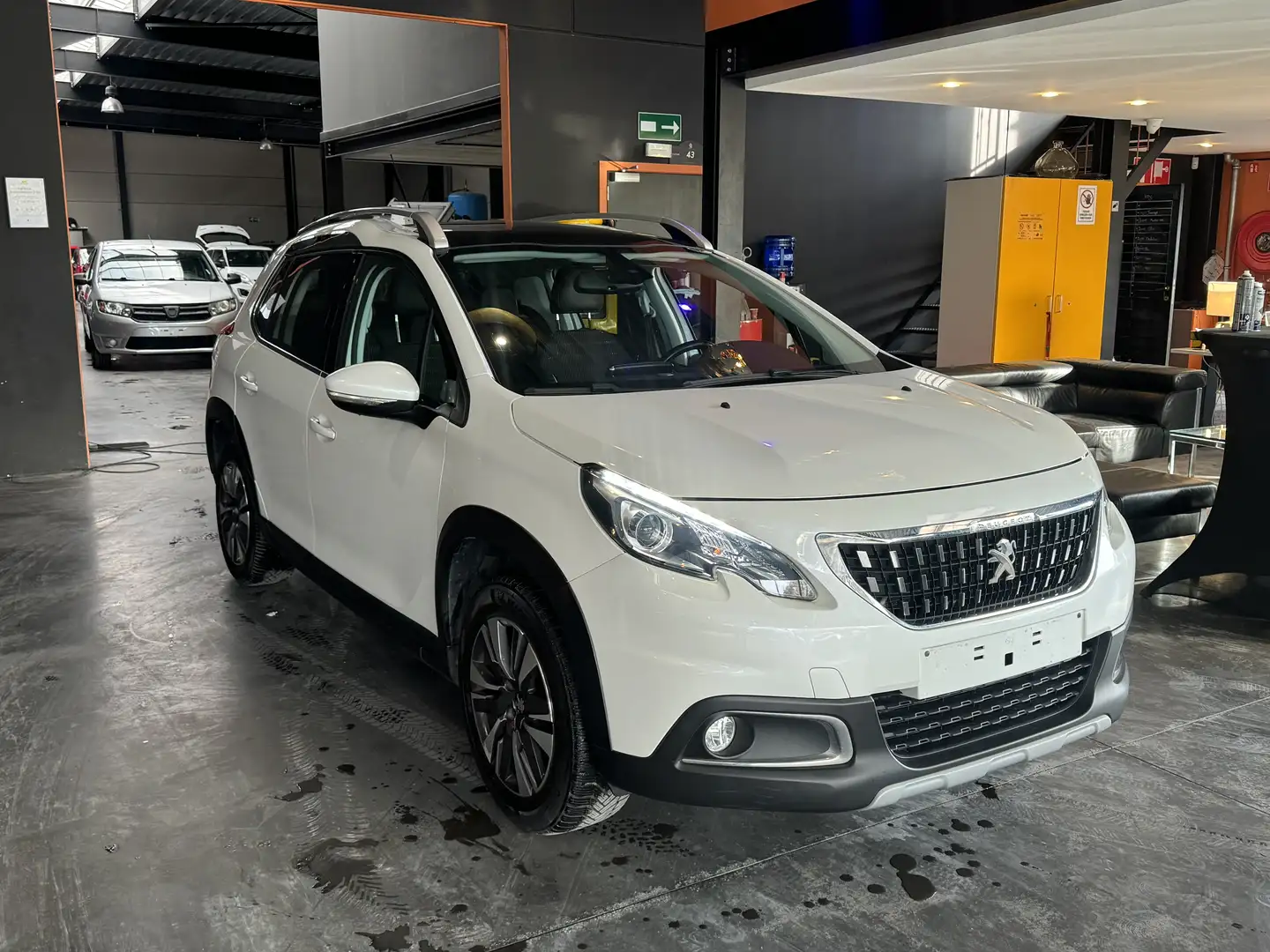 Peugeot 2008 1.2 AUTOMATIQUE - A/C - MEDIA/TEL - LIM/REG Blanc - 2