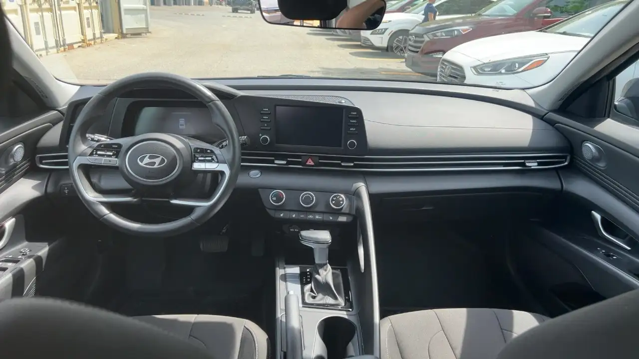 Hyundai ELANTRA снимка Hyundai ELANTRA