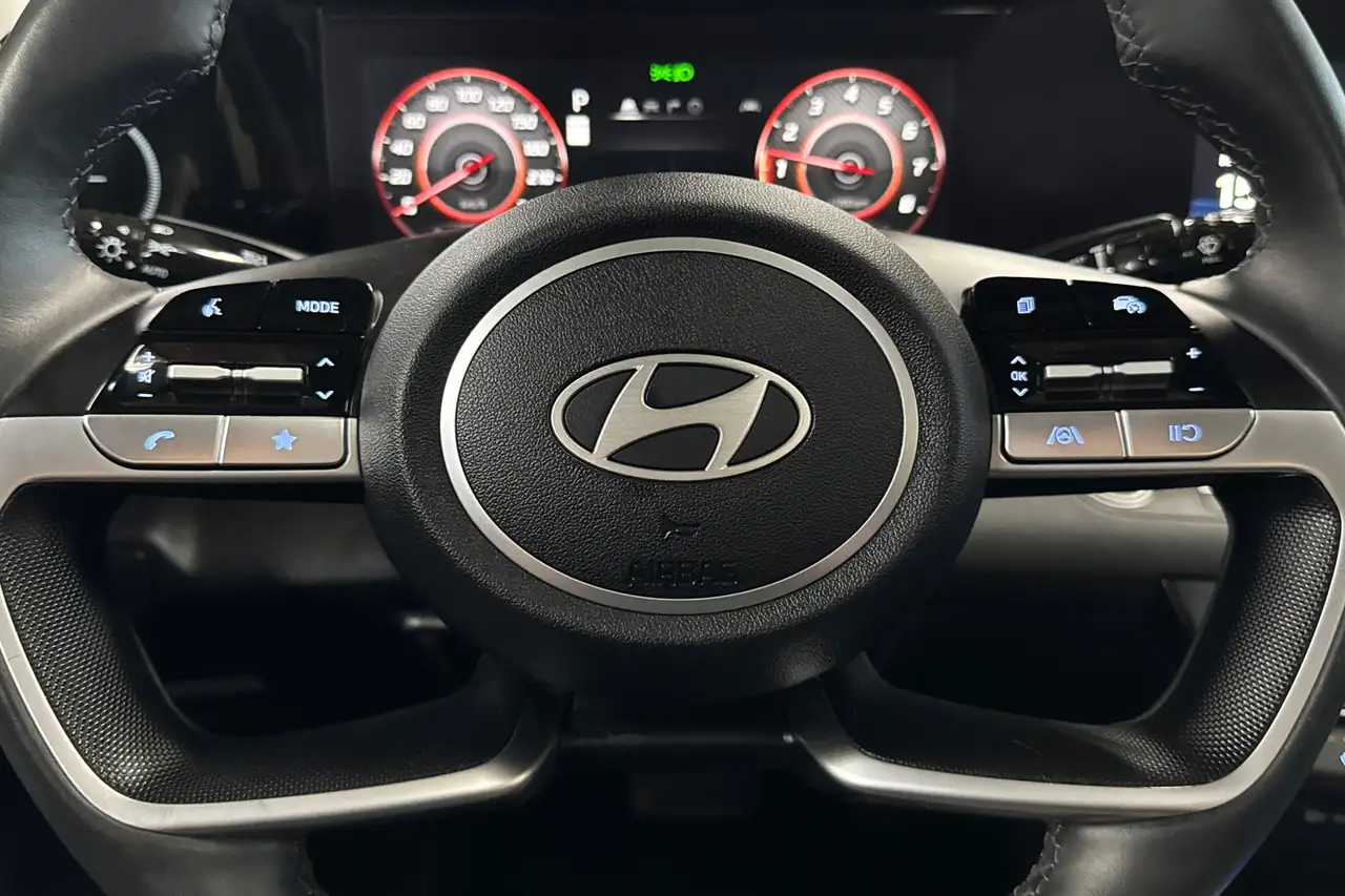 Hyundai ELANTRA снимка Hyundai ELANTRA