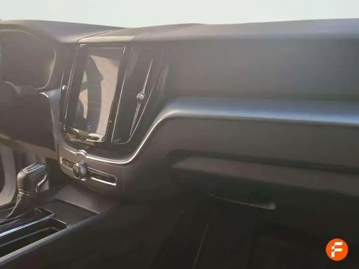 Volvo XC60 2019, foto 15