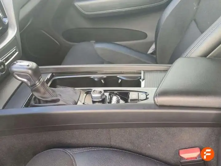 Volvo XC60 2019, foto 17