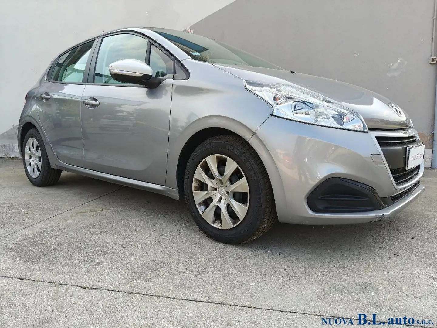 Peugeot 208 PureTech 68 5p. Active Grigio - 1
