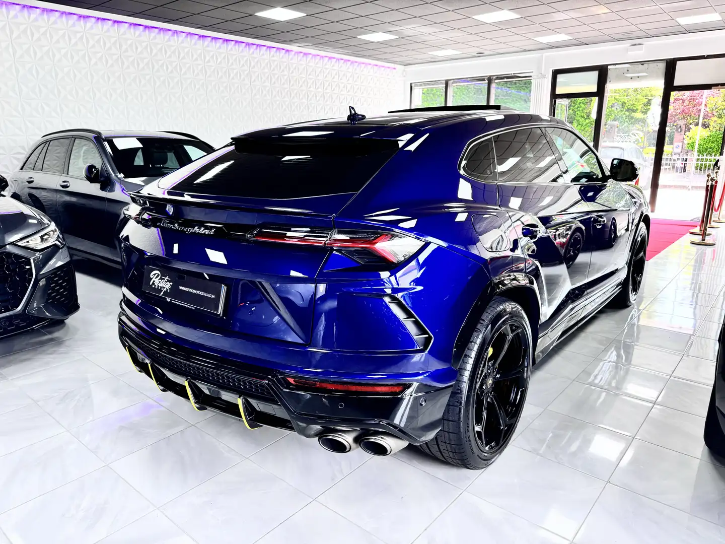 Lamborghini Urus 4.0 V8 auto FULL AKRAPOVIC TETTO HU Display Kék - 2