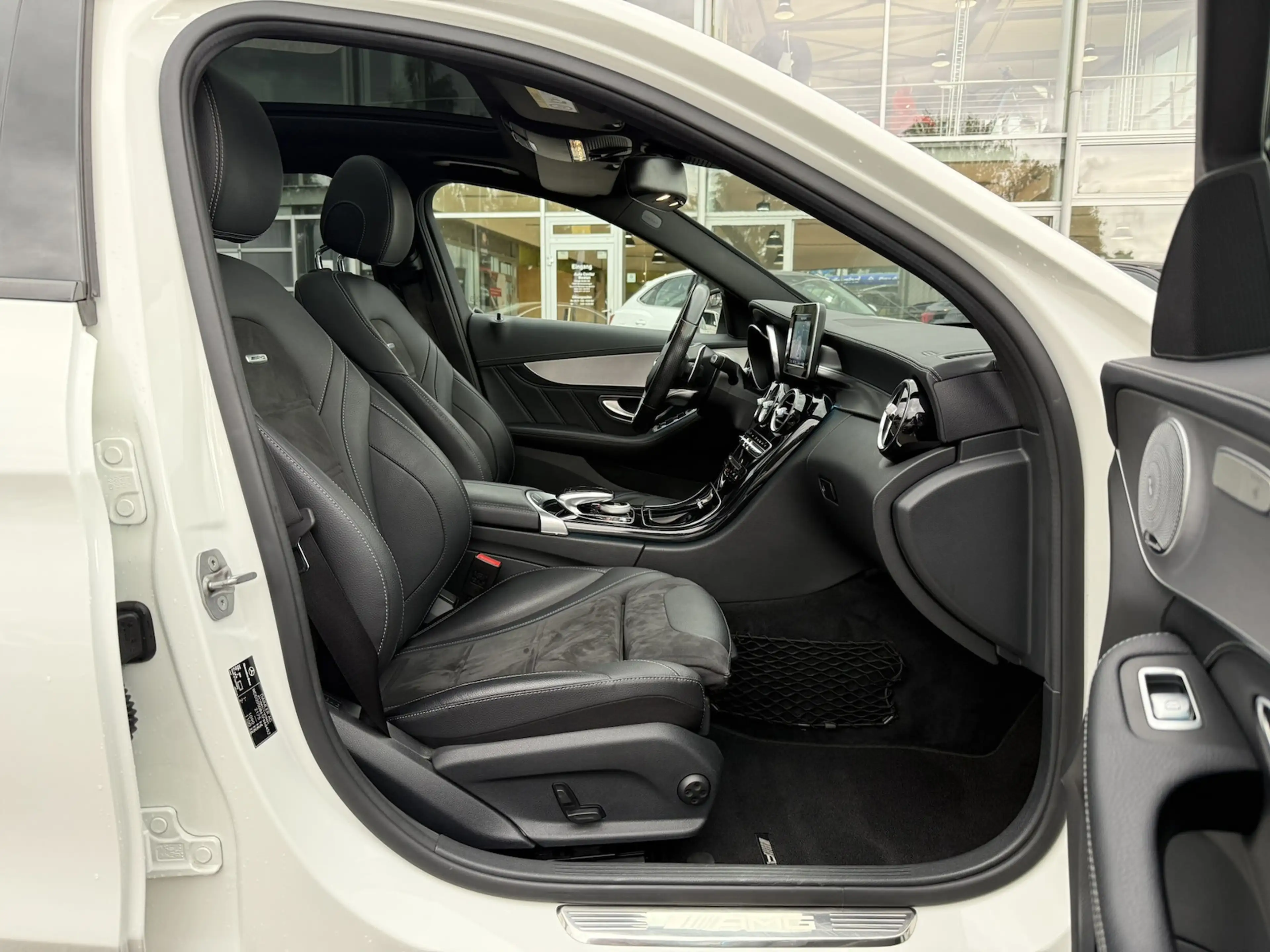 Mercedes-Benz C 63 AMG OHNE OPF/PANORAMA/KLAPPE/BURMESTER/NIGH — photo 9
