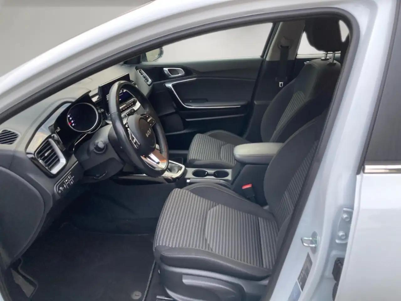 Kia Ceed / cee'd Vision AUTOMATIK*Navi*Carplay*SHZ*LenkradHZG*GJR 8