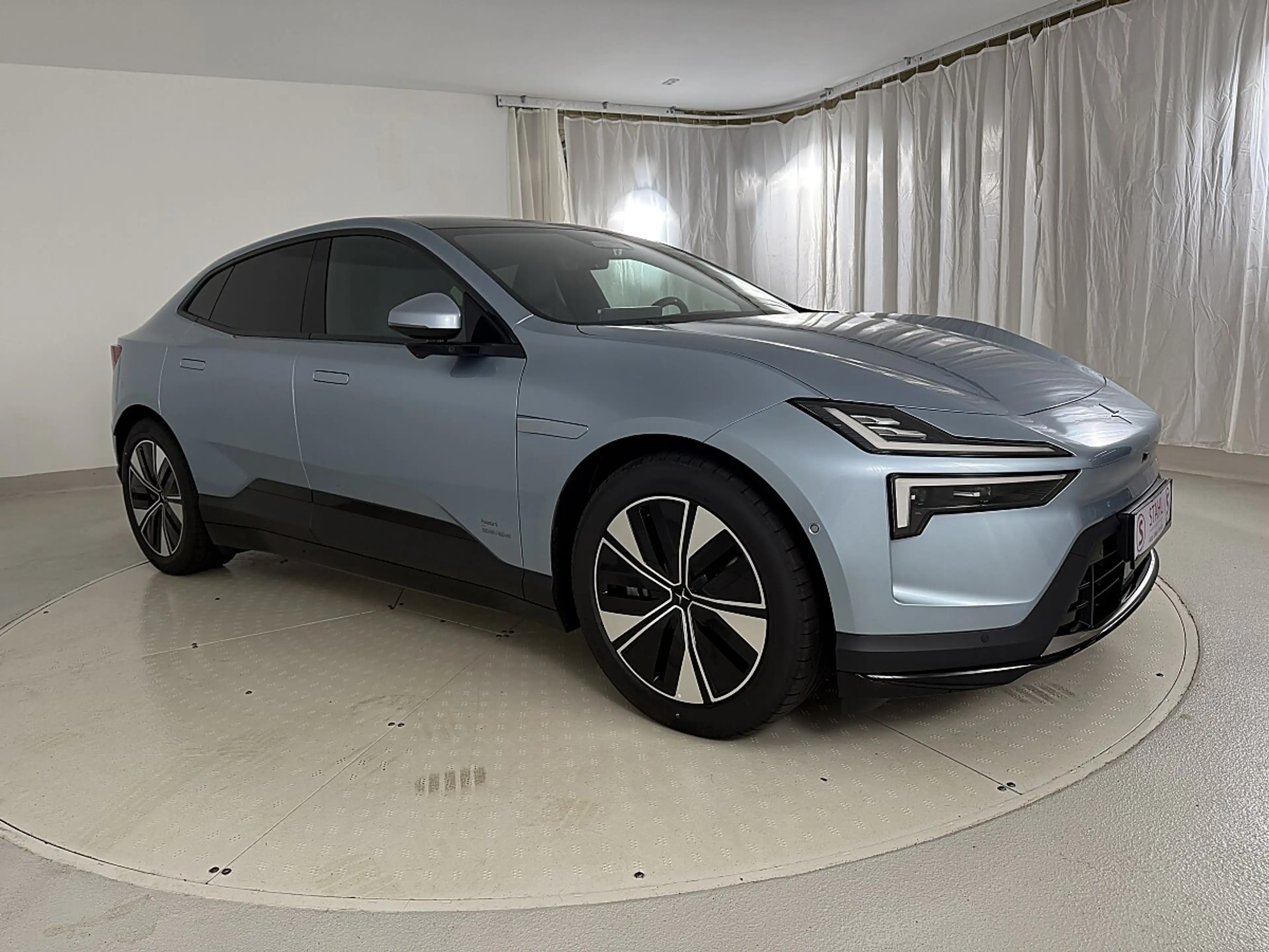 Polestar 4 Polestar4 Long Range Dual Motor Elektro 100kWh — photo 4