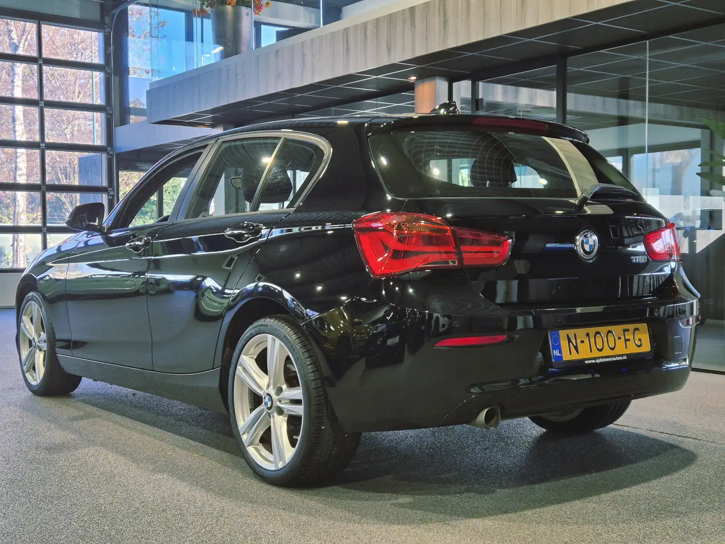 BMW 116 1-serie 116i M Sport Clima | Cruise | Climate | Se Zwart - 2