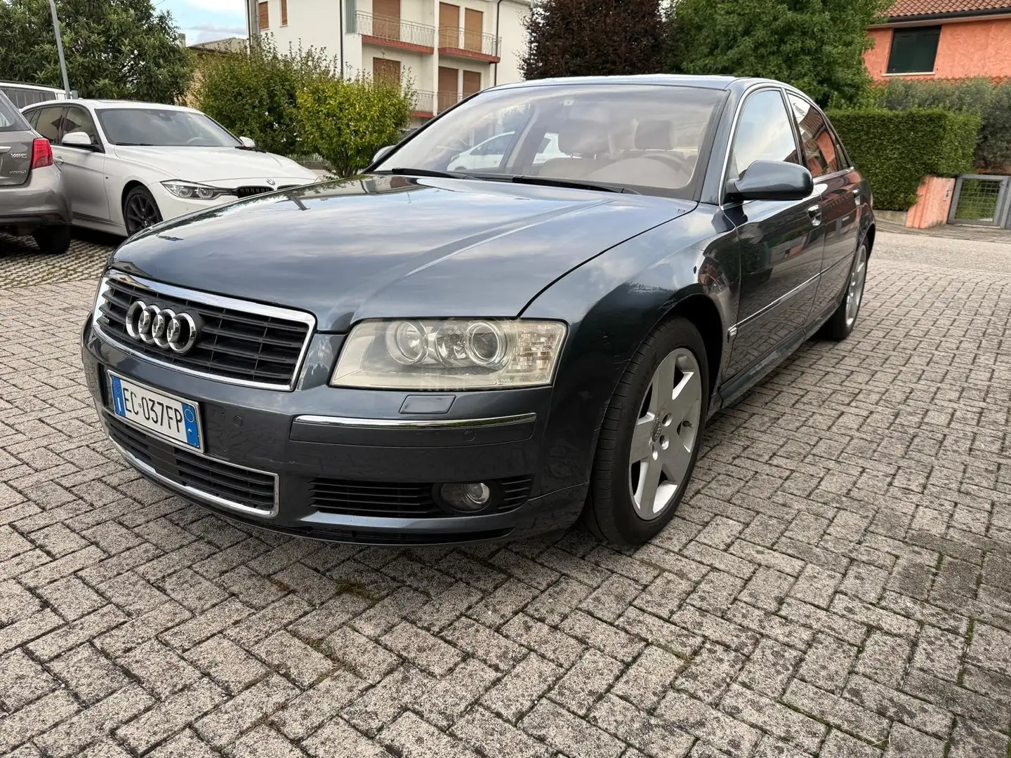 Audi A8 A8 4.2 V8 quattro tiptronic Gris - 1