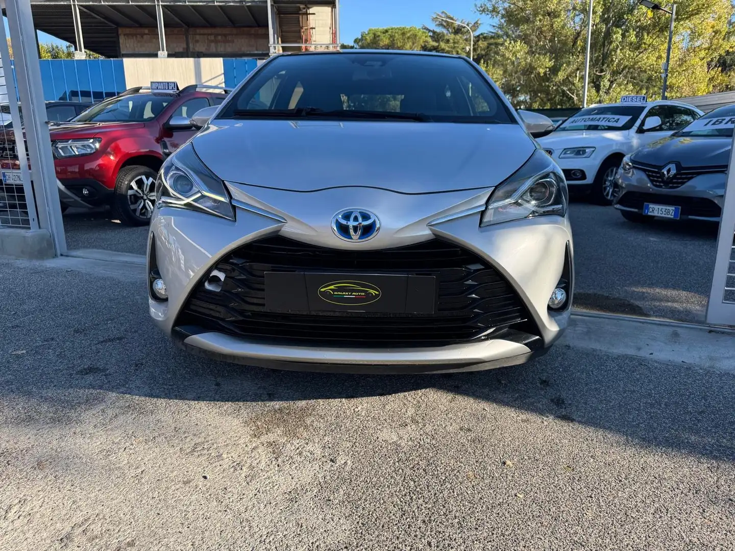 Toyota Yaris Yaris III 5p 1.5h Style my18 FULL FULL LEGGI NOTE Argento - 1