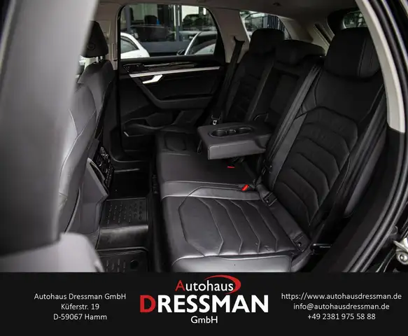 Volkswagen Touareg view 12