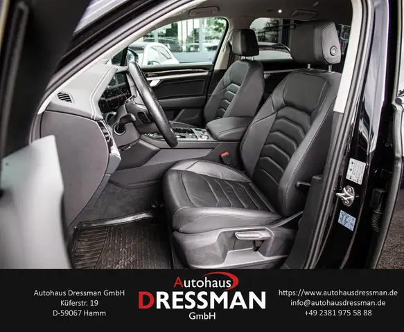 Volkswagen Touareg view 11