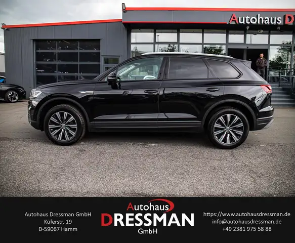 Volkswagen Touareg view 7