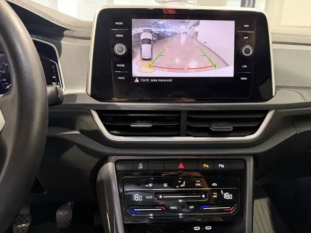 Volkswagen T-Roc view 13