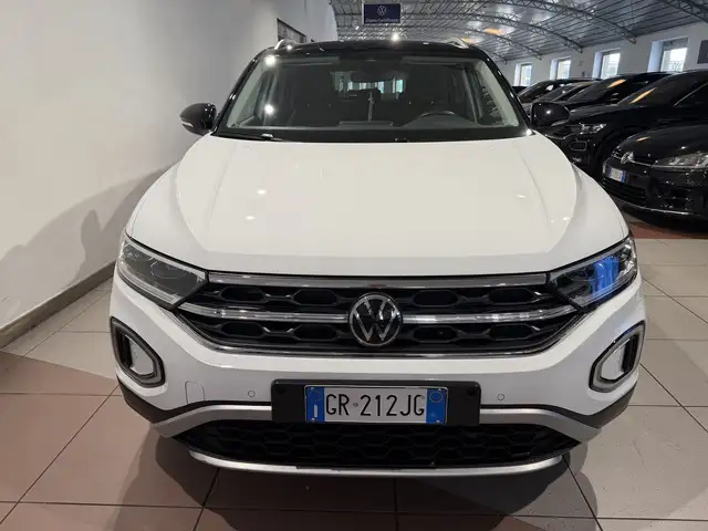 Volkswagen T-Roc view 7