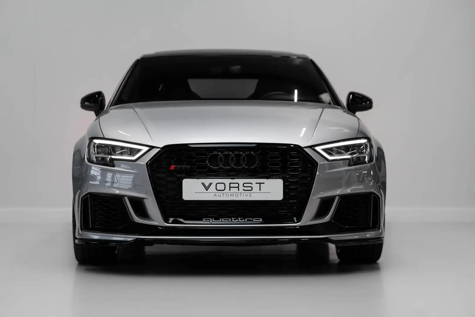 Audi RS3 2.5 TFSI quattro B&O Keyless Pano Schaalstoel ACC Gris - 2