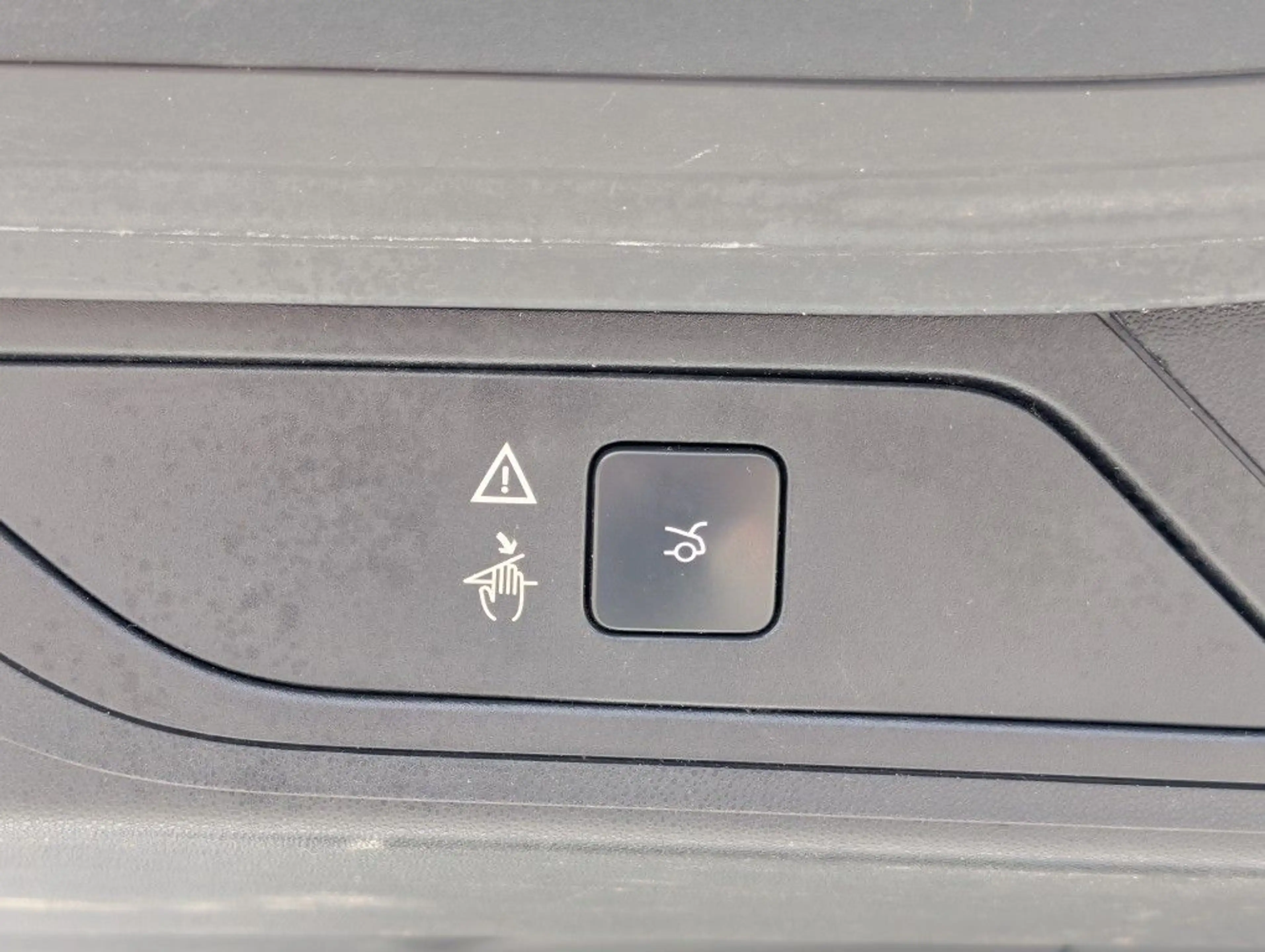 Citroen Grand C4 Picasso BlueHDi 120 EAT6 SHINE — photo 10
