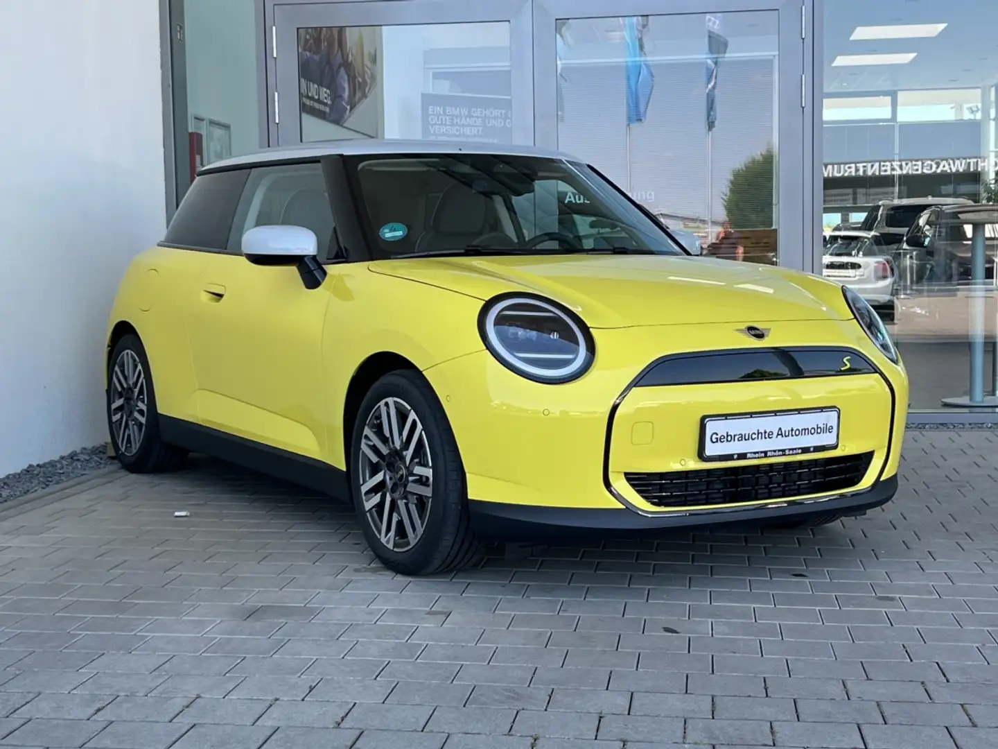 MINI Cooper SE Classic Trim HUD.Pano.Komfort.ParkA. Yellow - 2