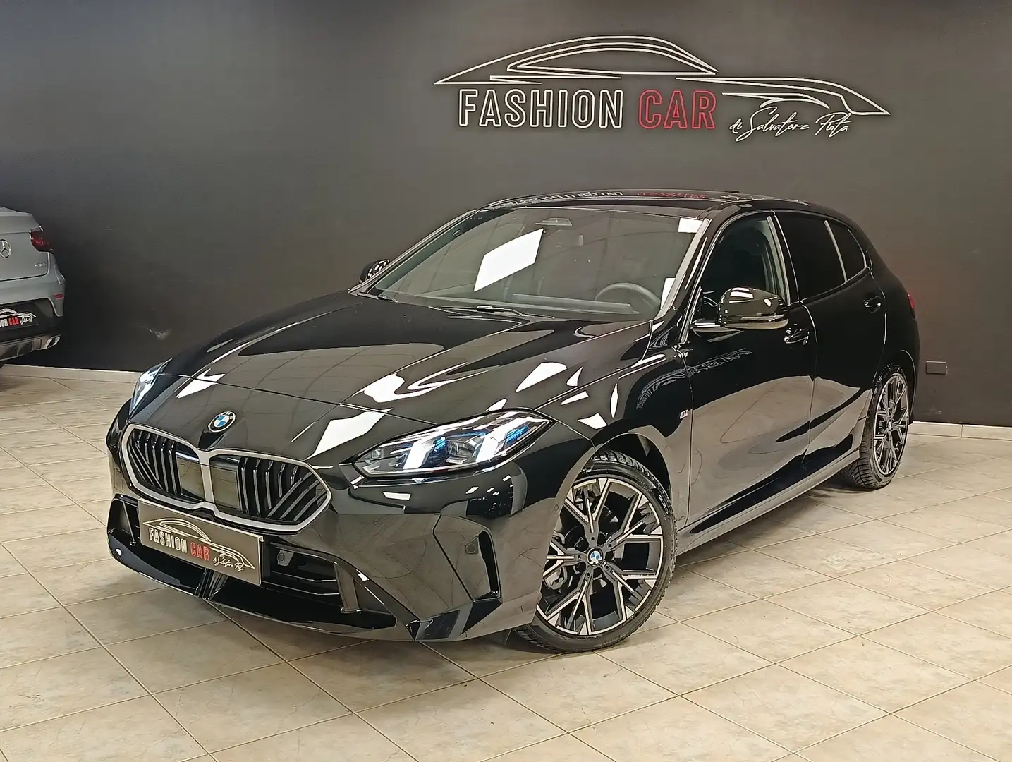 BMW 118 Serie 1 F70 118d MSport Design auto Noir - 1