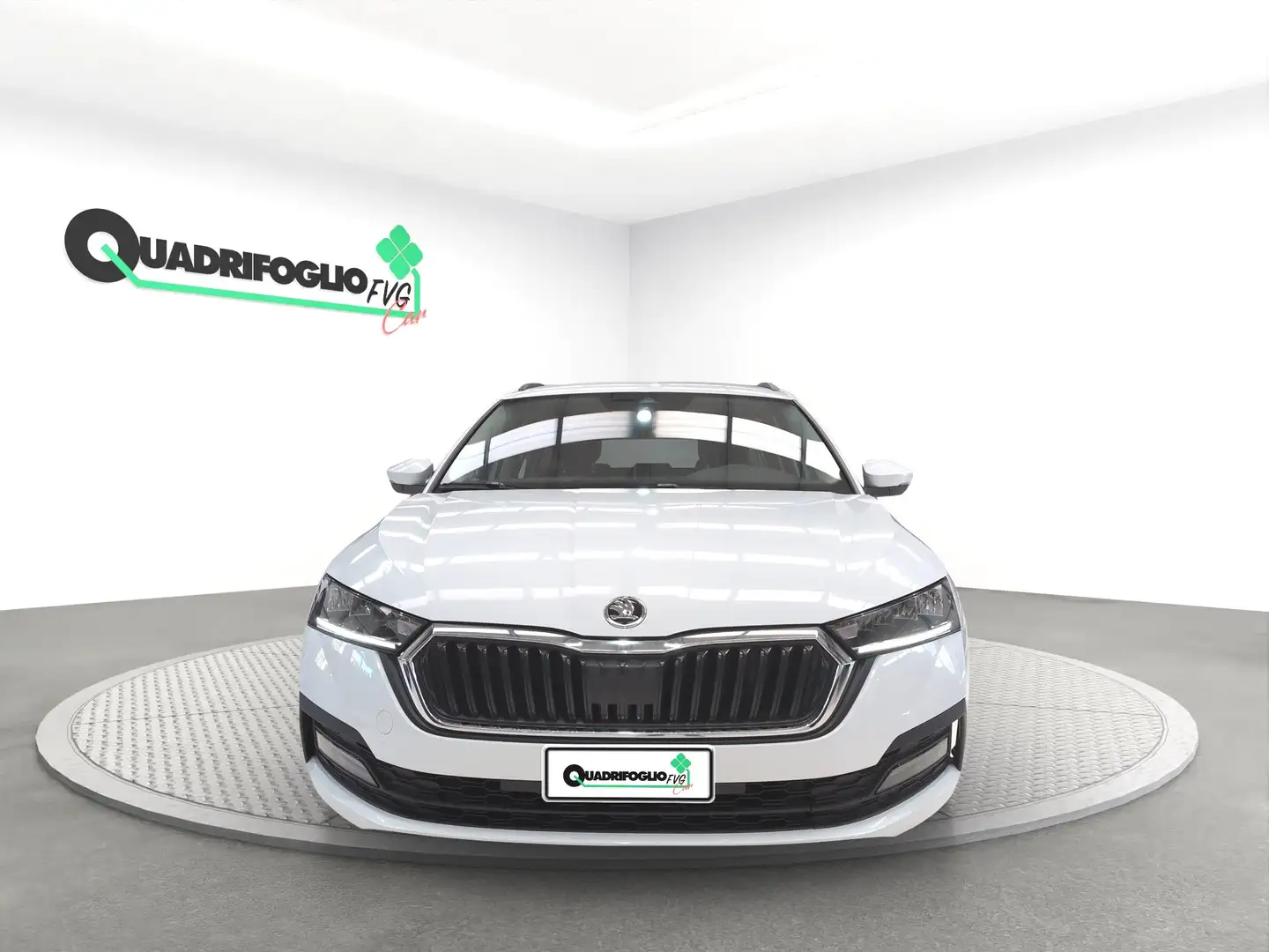 Skoda Octavia Octavia Wagon 1.0 e-tec Executive dsg Bianco - 2