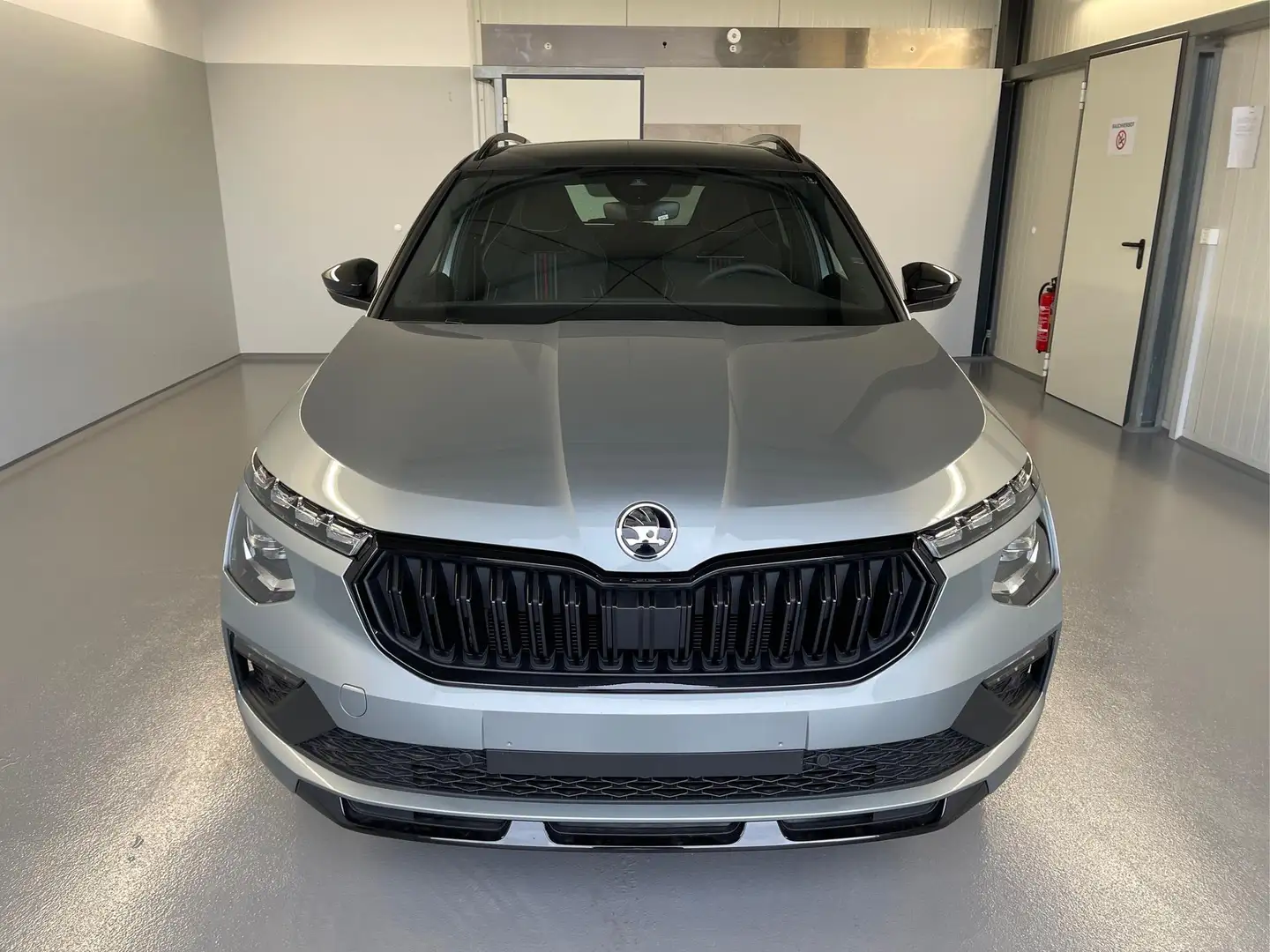 Skoda Kamiq Monte Carlo 115PS DSG AHK+Navi+Matrix+GV5+Pano+... Silber - 2