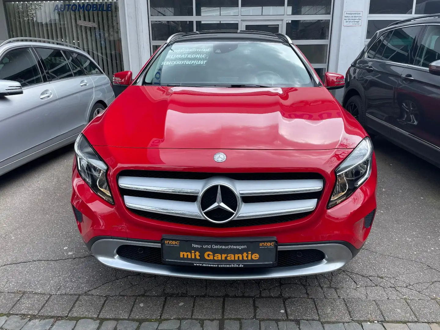 Mercedes-Benz GLA 250 AMG-line,Panora.,PDC v&h,Automatik Red - 2