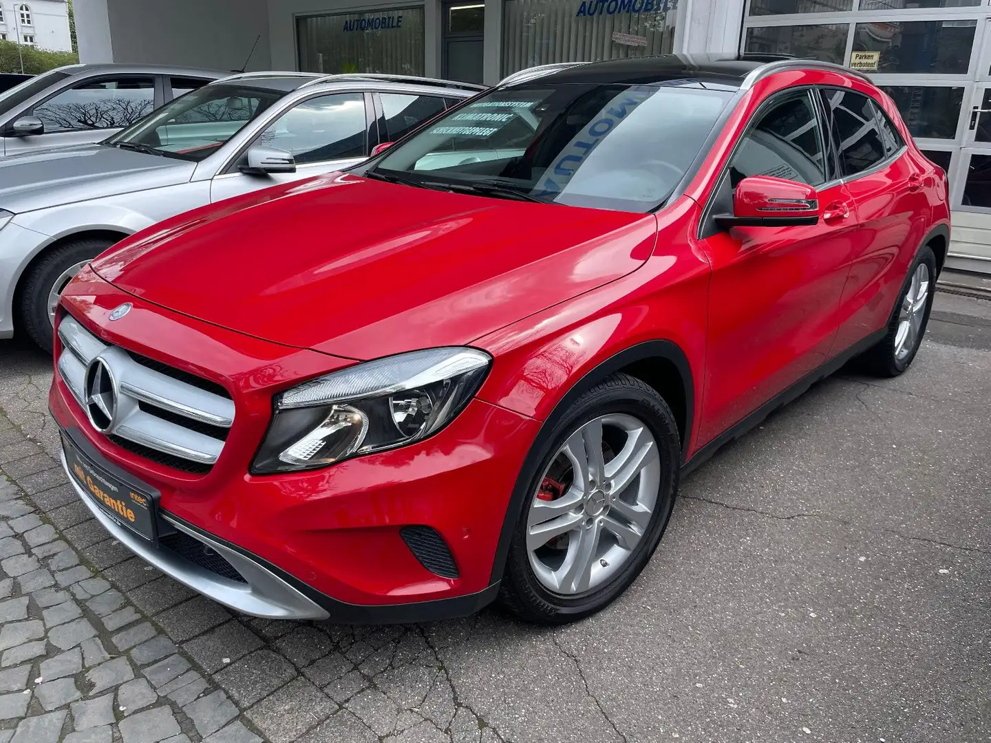 Mercedes-Benz GLA 250 AMG-line,Panora.,PDC v&h,Automatik Red - 1