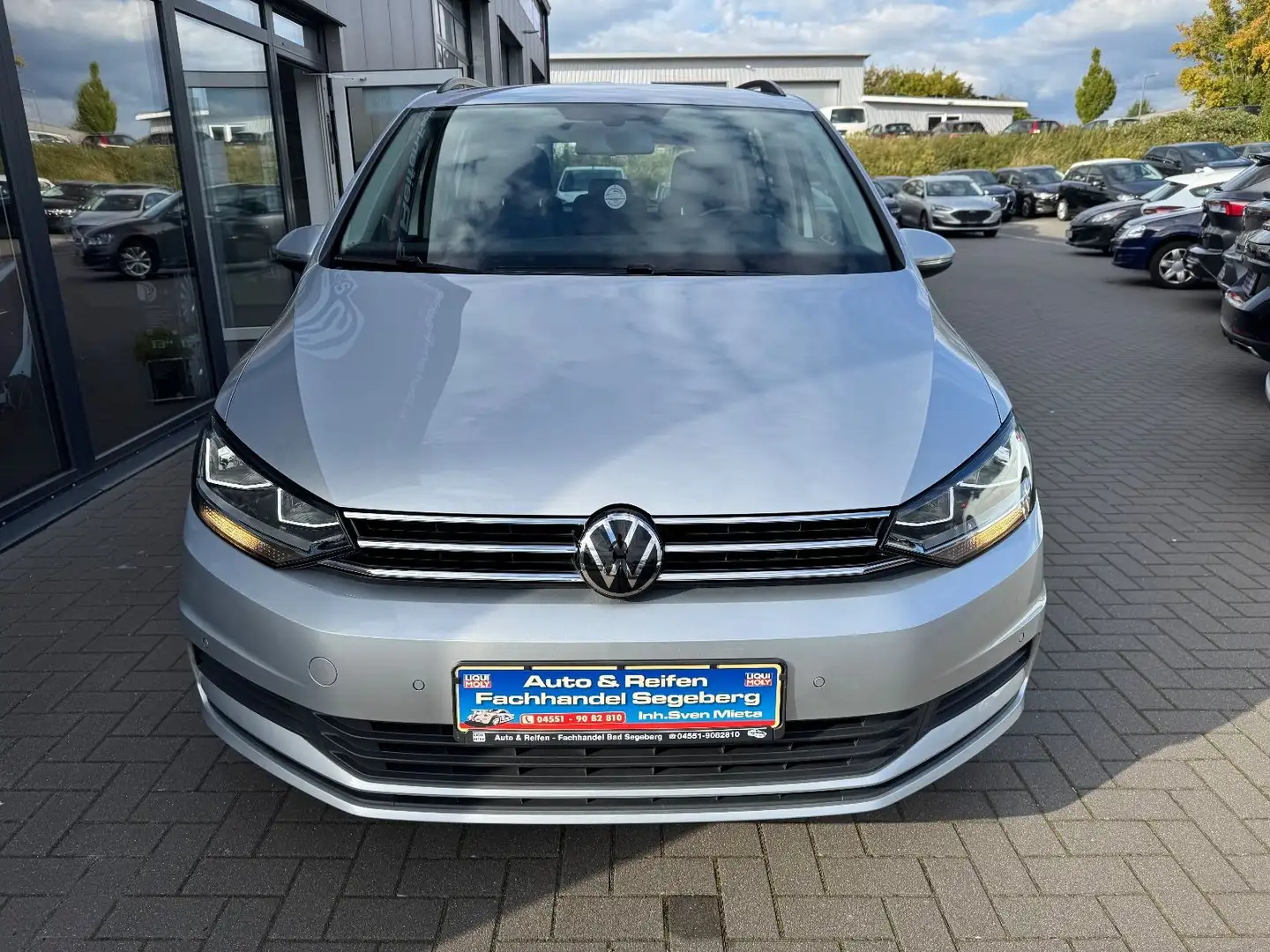 Volkswagen Touran 1.5TSI Comfortline*NAVI*ACC*7SITZE Zilver - 2