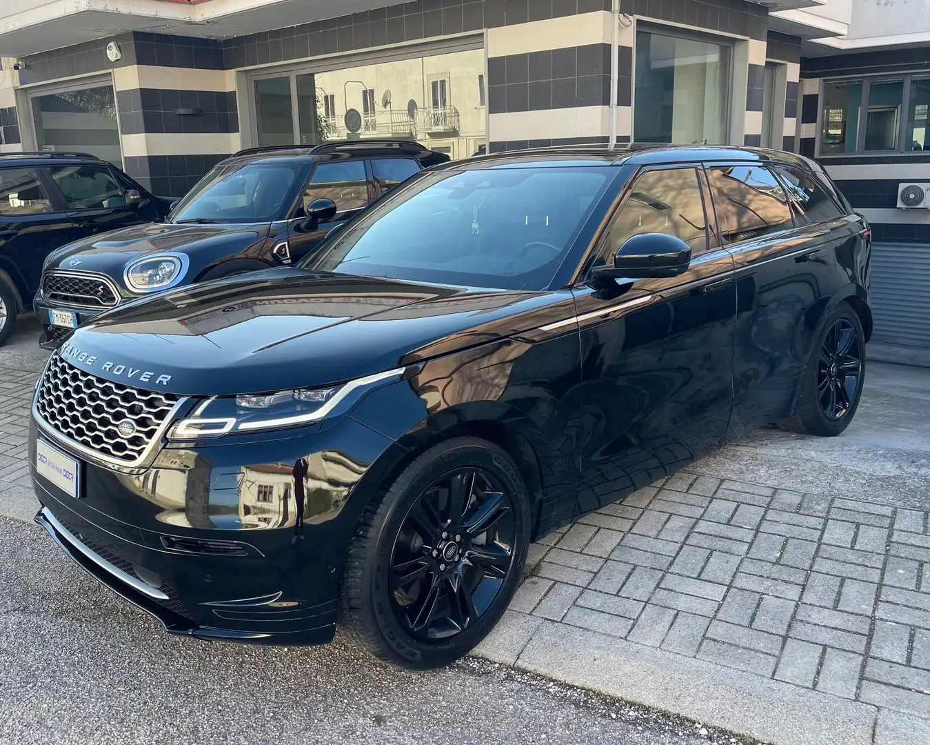 Land Rover Range Rover Velar 3.0d mhev R-Dynamic HSE 4wd 300cv auto Schwarz - 1