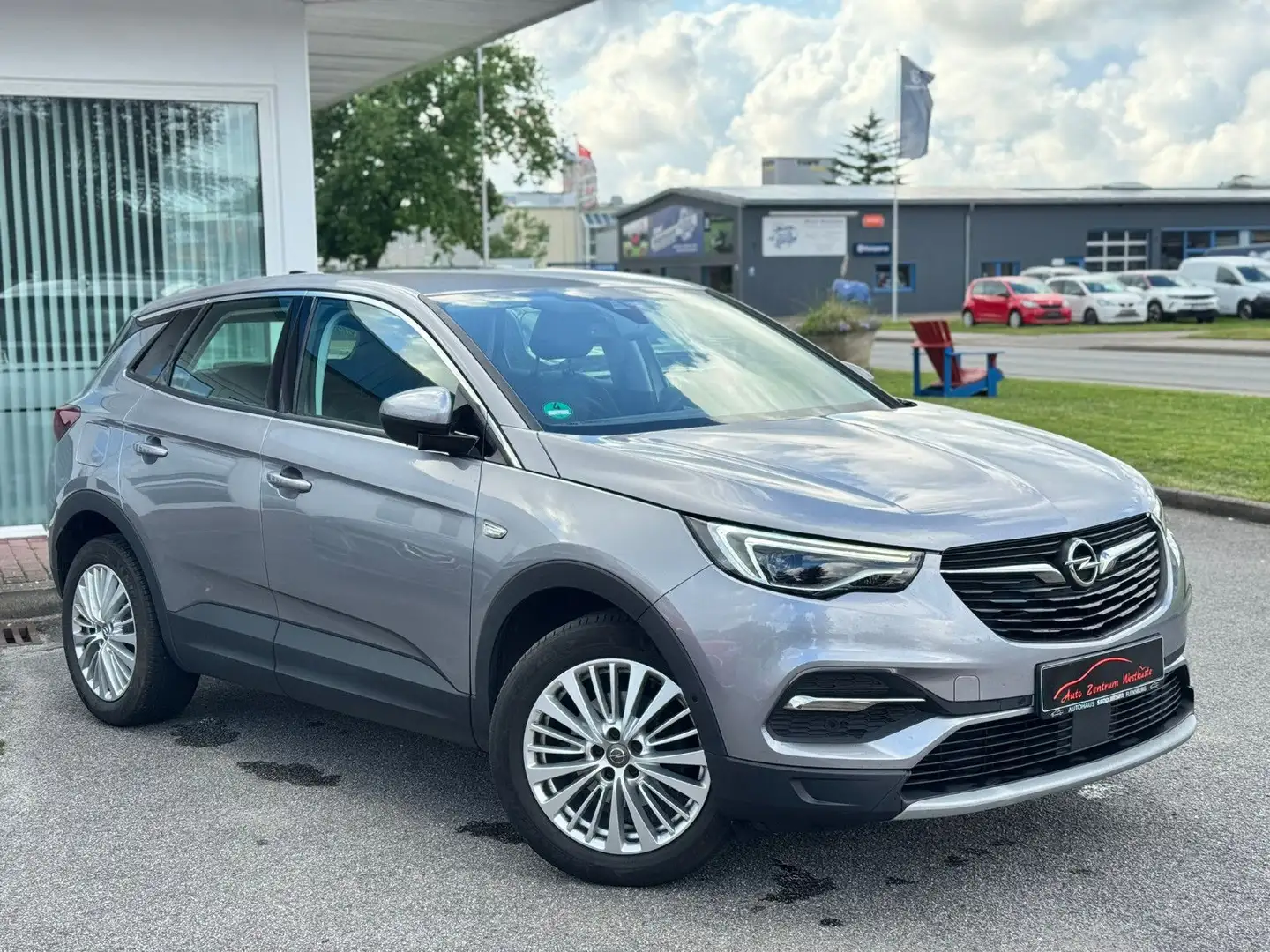 Opel Grandland X 1.2 Automatik Navi PDC SHZ Tempom Grau - 1