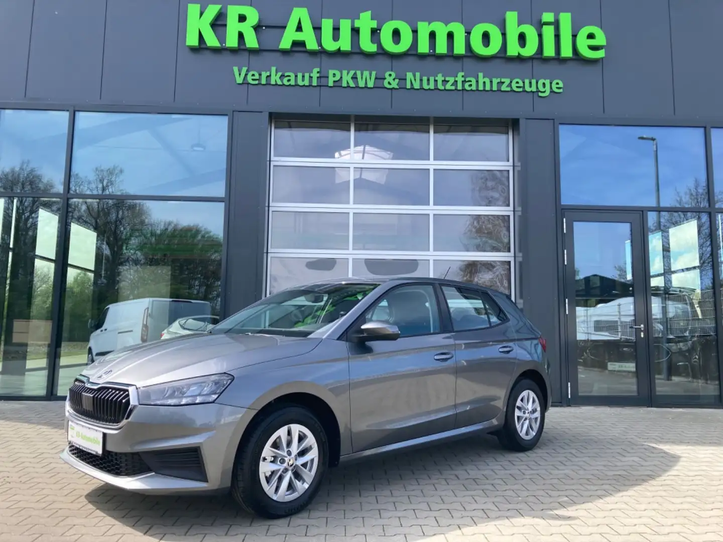 Skoda Fabia Ambition - DSG - TZ aus 01.2024 Grau - 2